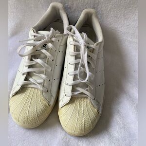 Adidas Superstar White Cream Shell Toe Sneakers Men's 6.5 / Women's 7.5 FX3913